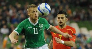 Damien Duff in action against Ivan Trichkovski. Picture: SPORTSFILE Damien Duff in action against Ivan Trichkovski. Picture: SPORTSFILE