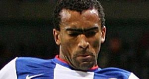 Chelsea defender Jose Bosingwa has been ruled out for three weeks after tearing a thigh muscle on his Blues debut earlier this week.