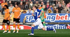 Lee Bowyer celebrates scoring